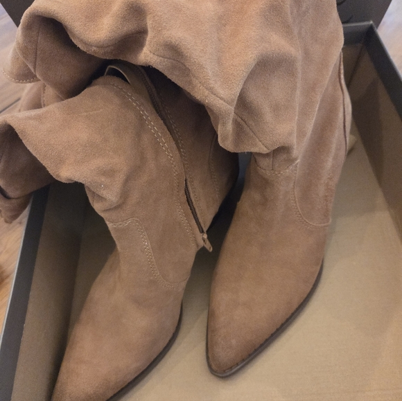 Women's Tan Knee-High Boots NEW IN BOX - Picture 4 of 6